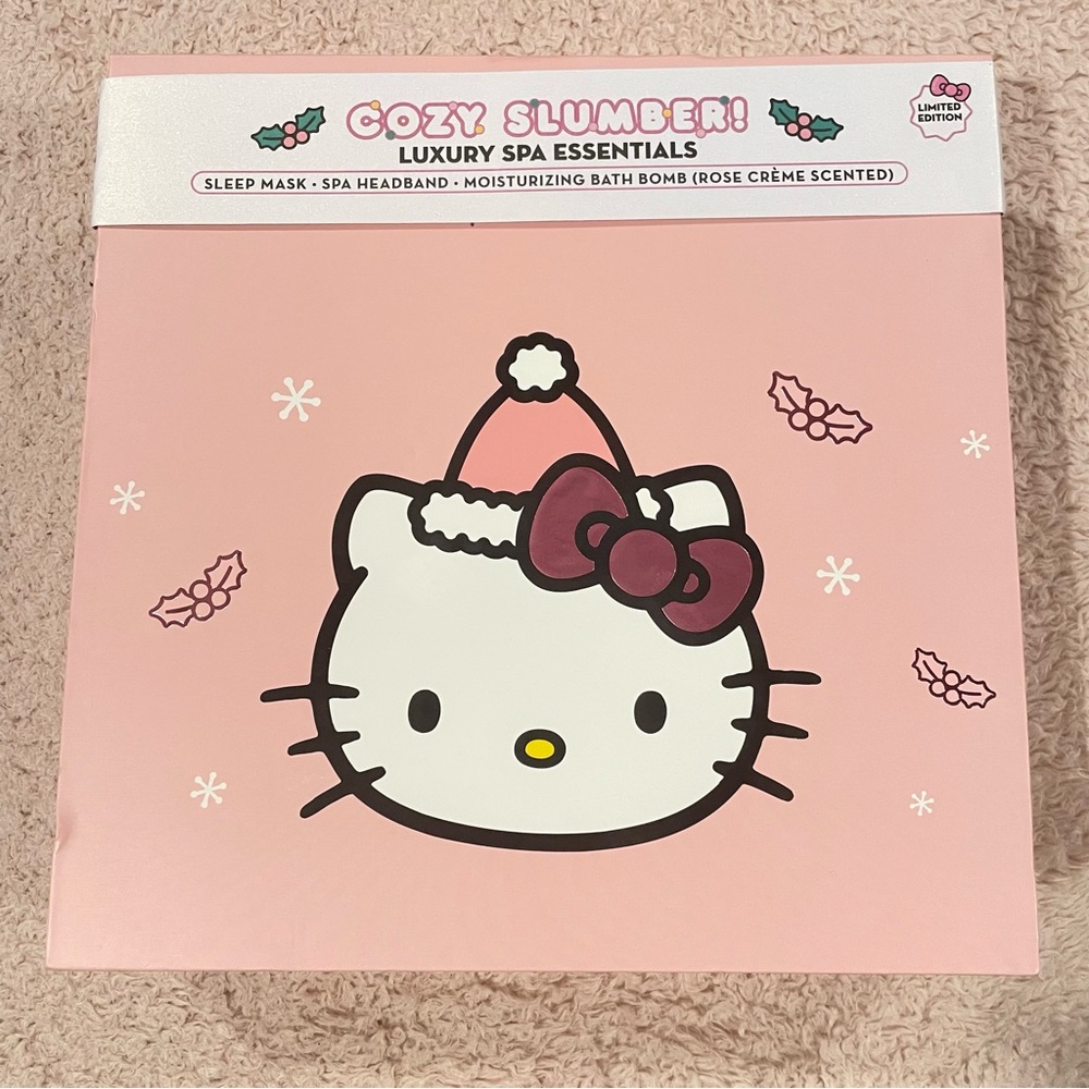 Hello Kitty Cozy Slumber Gift Set